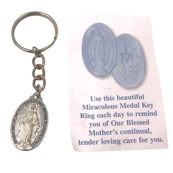 Silver Metal Tone Religious Virgin Mary Oval Keychain - Picture 4 of 4